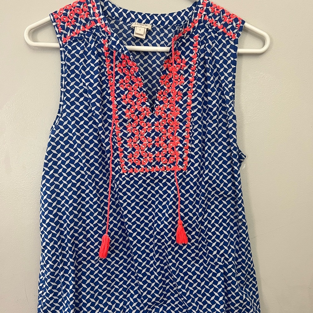 Chic Blue Sleeveless Top with Pink Embroidery